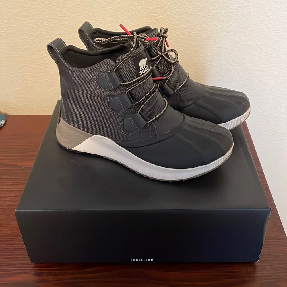 Sorel Out N About Boots - lightly worn